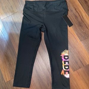 BEBE Women’s sport Tropical Logo Capri